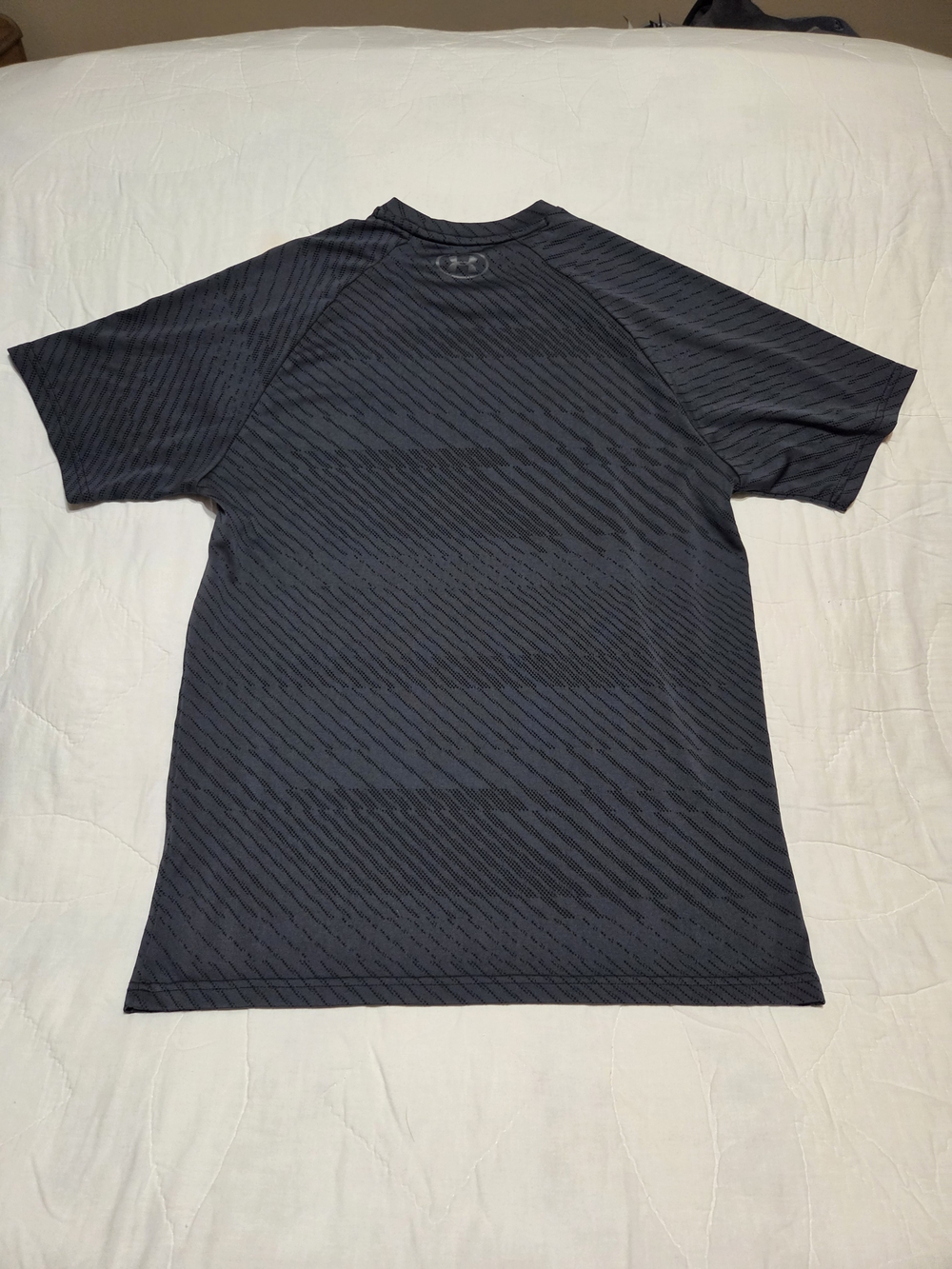 Under Armour HeatGear Men's Size M Gray Diagonal Stripe Performance Tech Tee - Picture 4 of 6